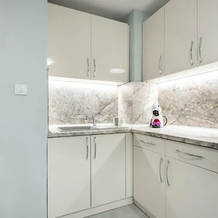 Fresh Place To In The Center Of Apartment Varna